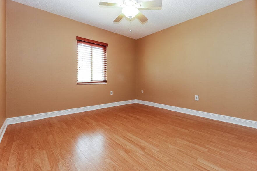 Building Photo - 11351 Collingswood St