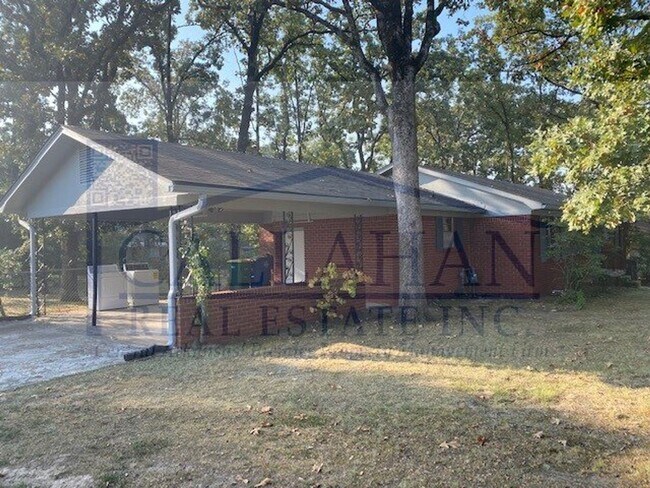 Building Photo - Lakewood 3 bedroom Home