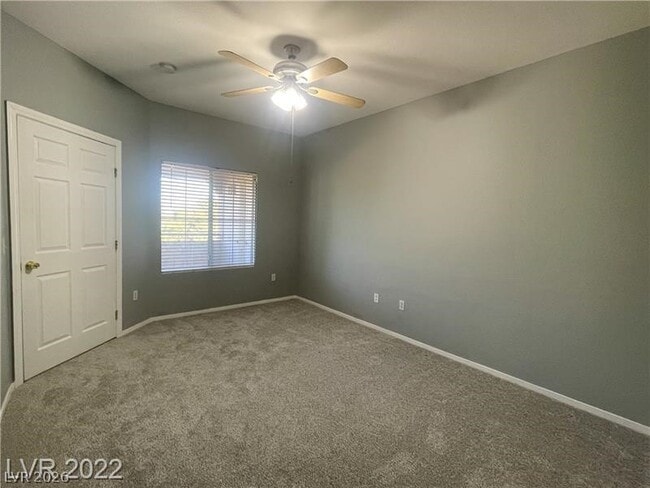 Building Photo - 3400 Cabana Dr