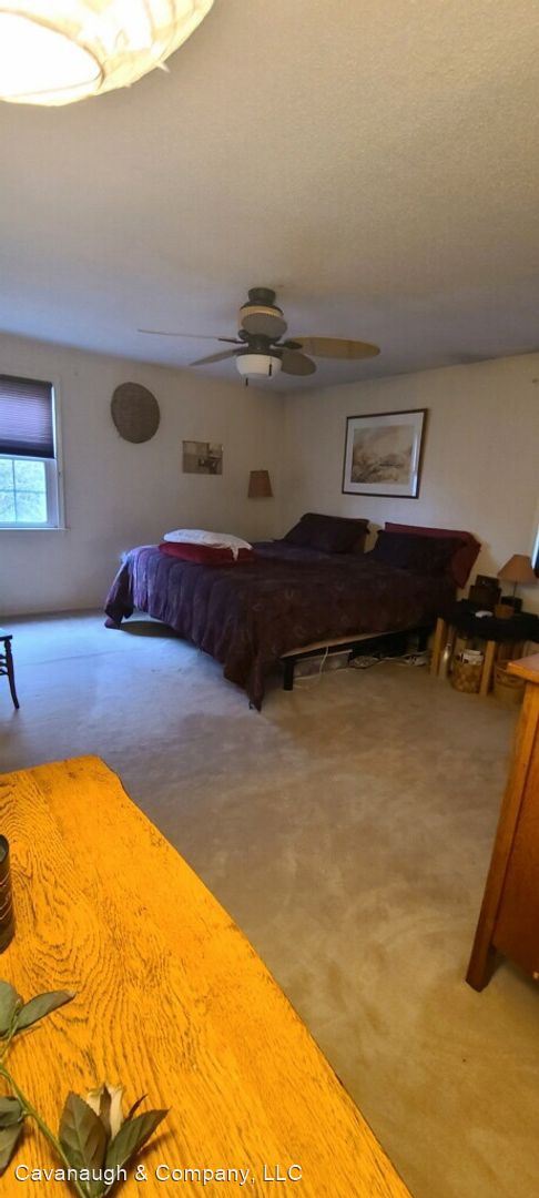 Building Photo - 3 br, 1.5 bath House - 890 Long Hill Road