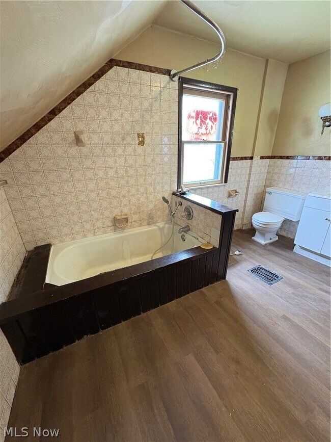 Building Photo - 24 Euclid Ave