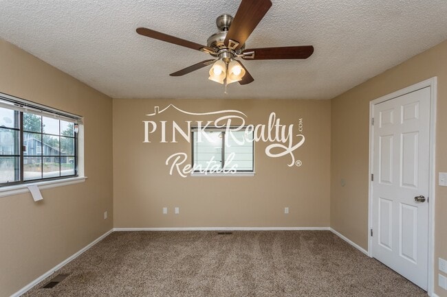 Building Photo - 8274 Caravel Dr