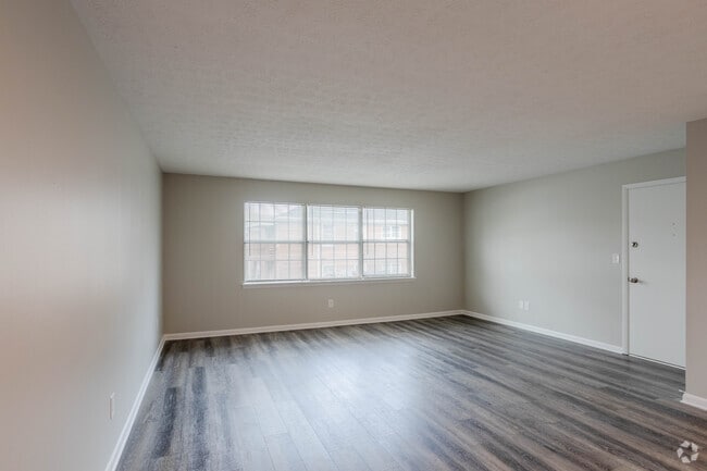 2BR, 1.5BA - 1,100 SF - Living Room - Grinstead Manor