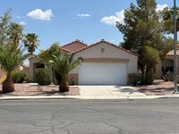Building Photo - Three Bedrooms, Two Full Bathrooms