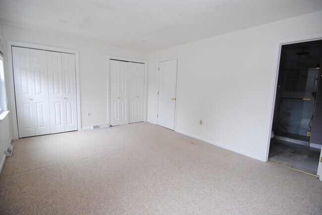 Building Photo - 5 Cadogan Way