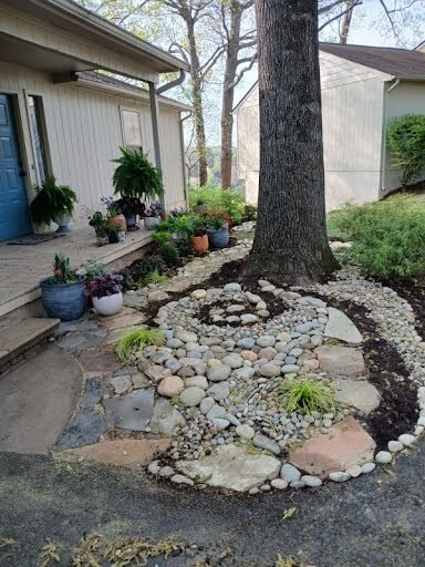 Building Photo - 8500 Olde Colony Trl