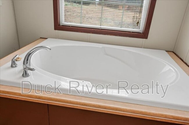 Building Photo - 2588 Johnson Creek Rd