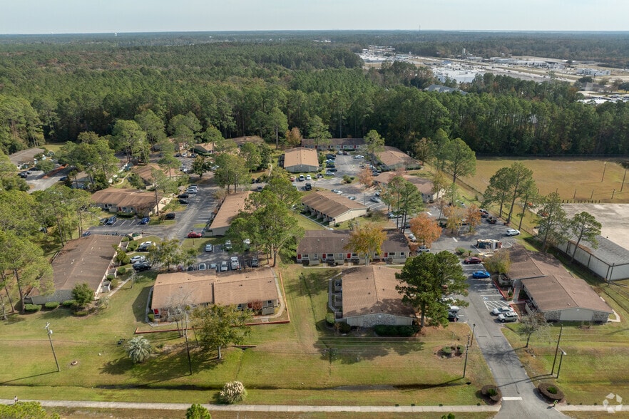 Context - Camden Way Apartments