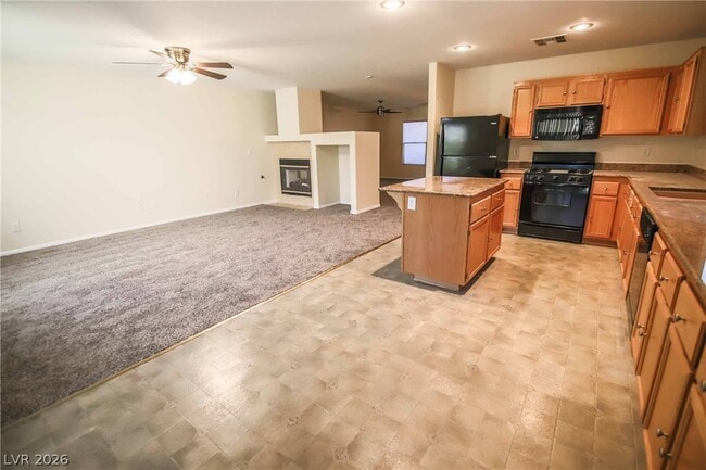 Building Photo - 240 Springtime St