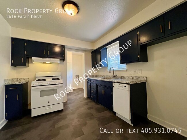Building Photo - 2416 Eagle Dr