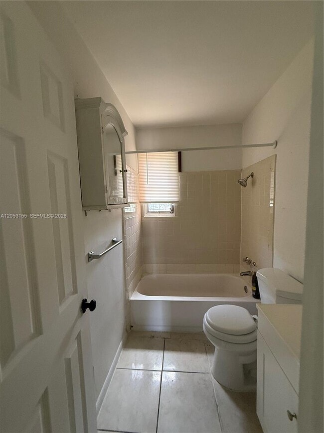 Building Photo - 708 N 20th Ct