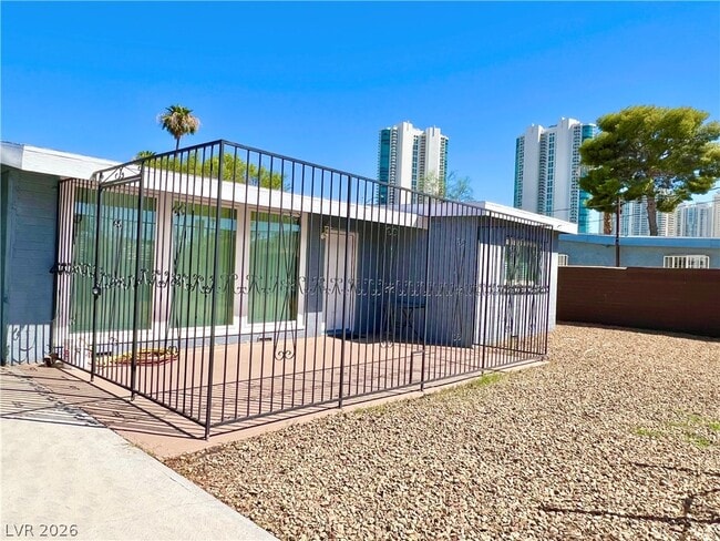 Building Photo - 2300 Santa Clara Dr