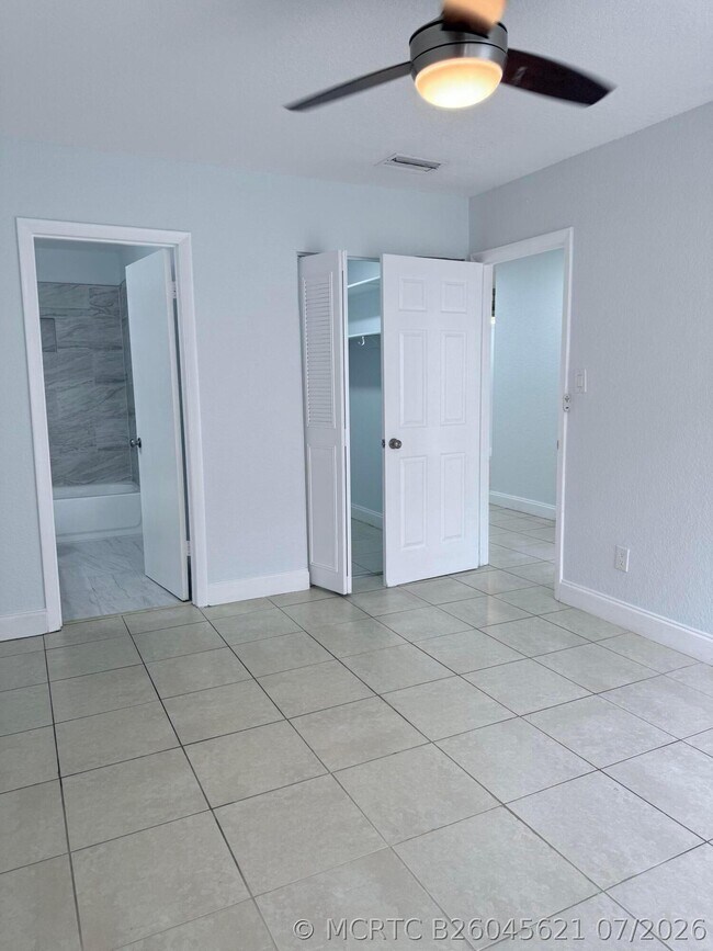 Building Photo - 9640 Oakburst Ln