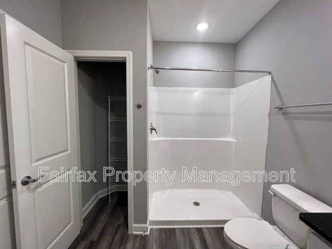 Building Photo - 518 Boone St