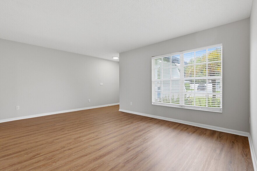 Building Photo - 14505 Farm Hills Pl