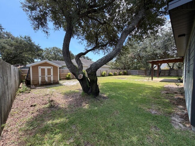 Building Photo - 8127 Carmona St