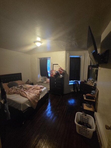 Bedroom 1 - 226 Clymer St