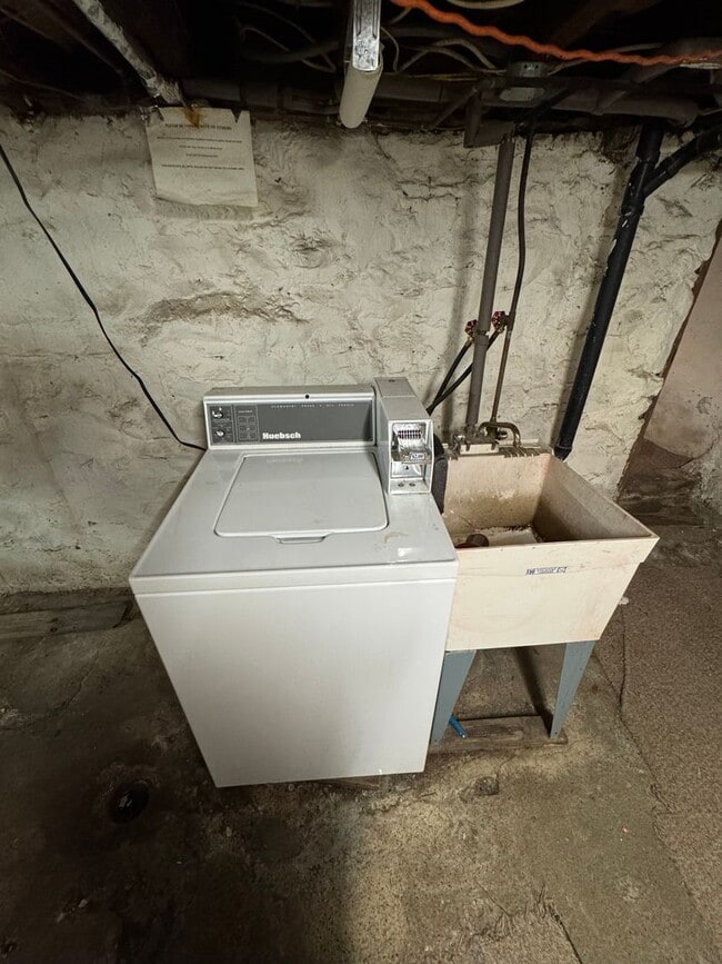 Building Photo - 732 Idlewood Ave