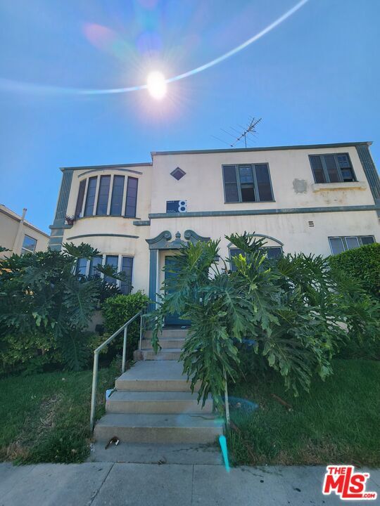 Building Photo - 339 N Gardner St