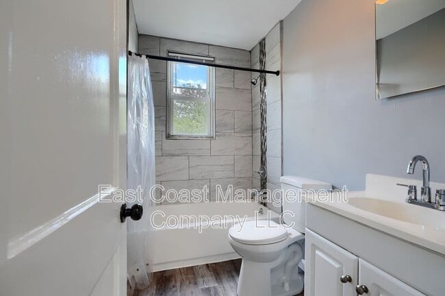 Building Photo - 5044 Chalgrove Ave