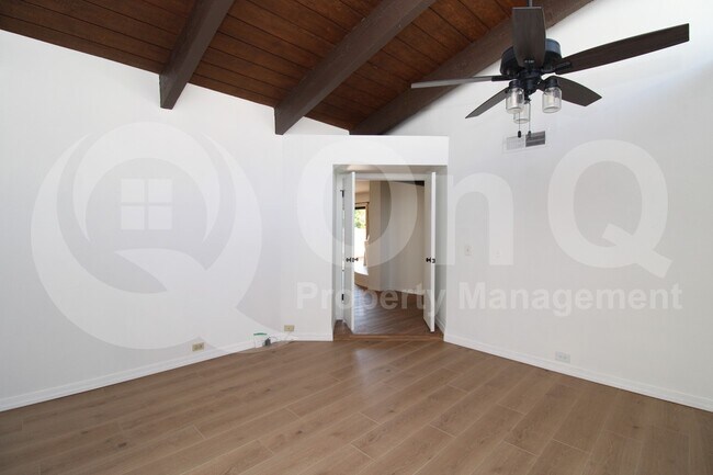 Building Photo - 7702 N Dreamy Draw Dr
