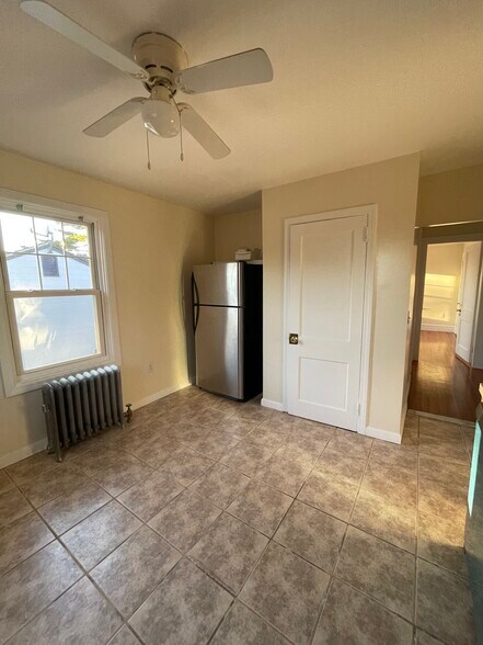 Kitchen - 1376 Smith St