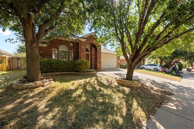 Building Photo - 10409 Yellowstone Dr