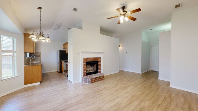 Building Photo - 2 WEEKS FREE!!! NEW PAINT!!!!!! ONLY $1,395!!