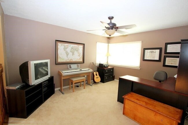 Building Photo - 12111 Sturdivant St