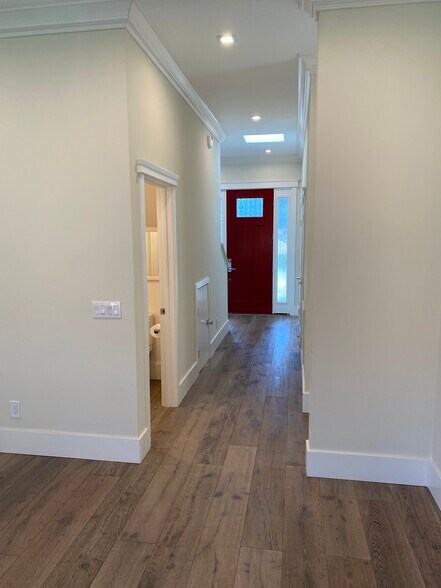 Building Photo - 99 Eldora Dr
