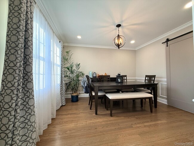 Building Photo - 201 Sydney Ave