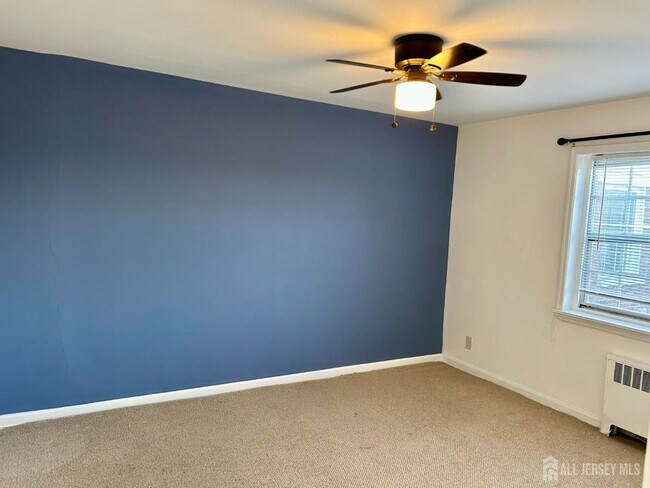 Building Photo - 22 Roselle Ave