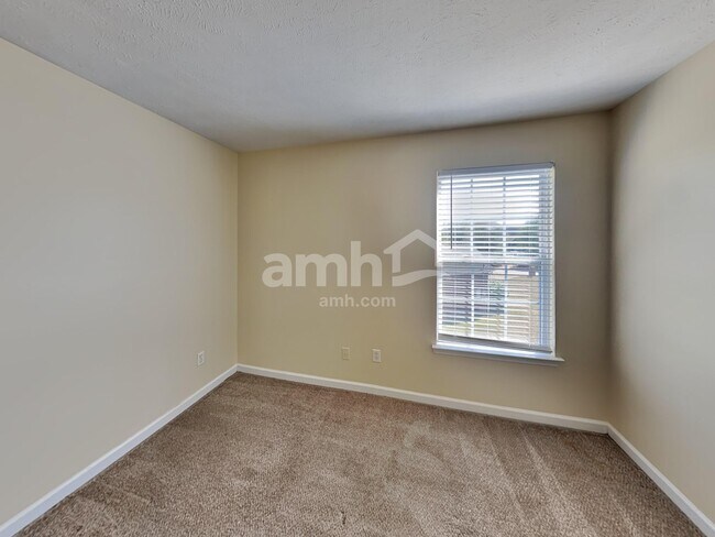 Building Photo - 427 Parrish Hill