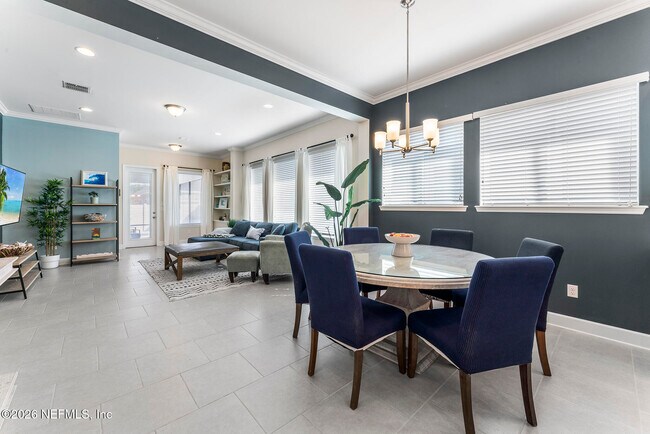 Building Photo - 39 Woodmere Ln