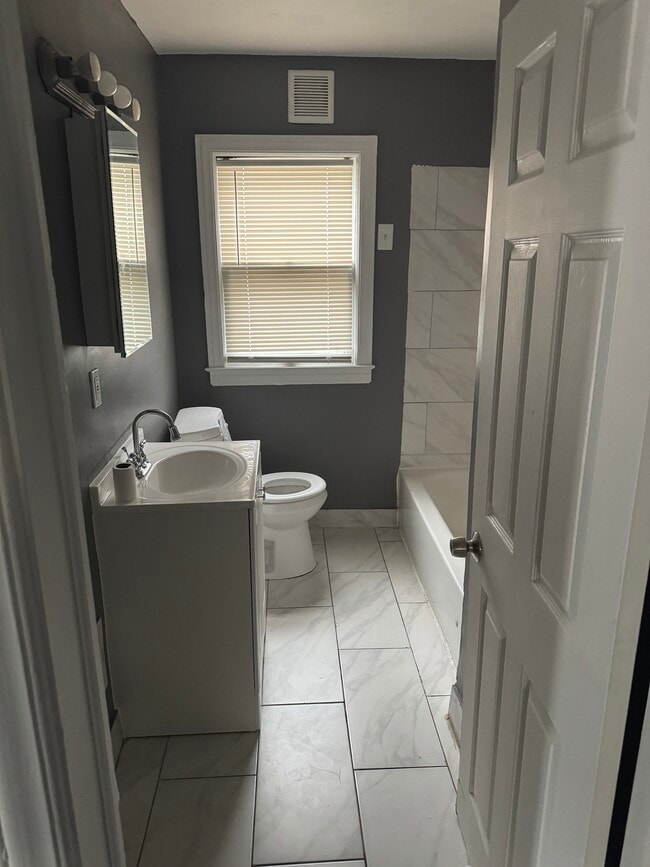 Building Photo - 19568 Dresden St