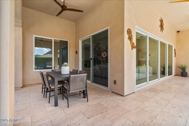 Building Photo - 5543 E Beryl Ave