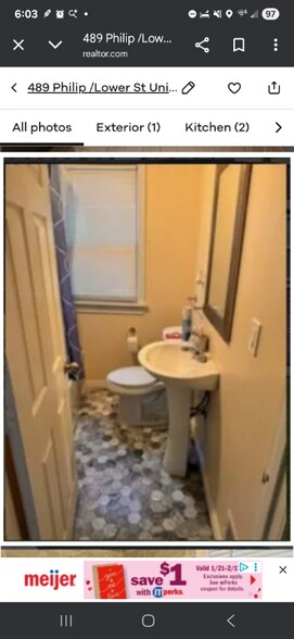 Building Photo - 489 Philip St