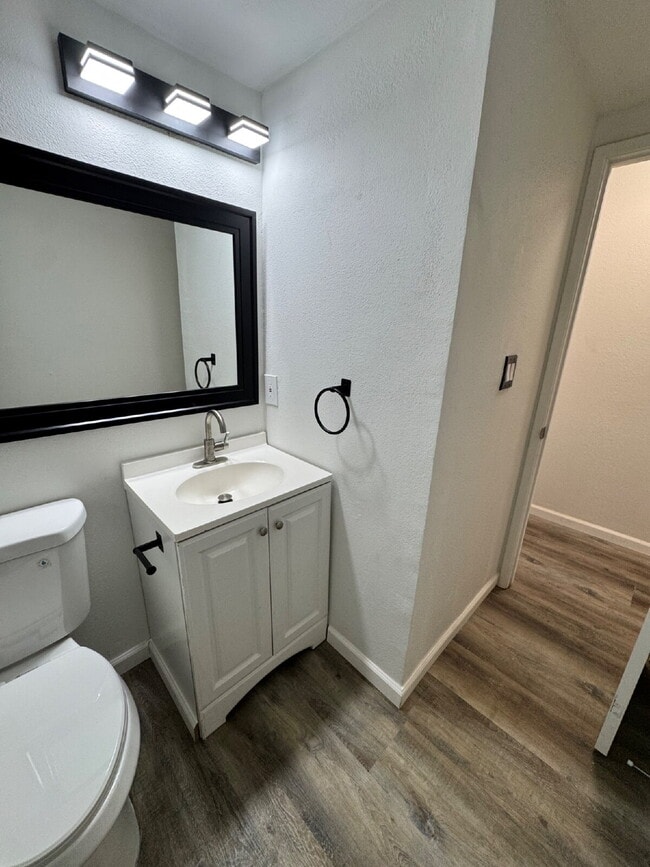 Building Photo - Welcome to this beautifully renovated 2-bedroom, 1.5-bathroom condo located in the highly desirab...