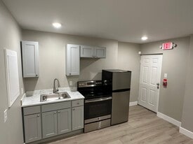 Building Photo - 4703 Penn St