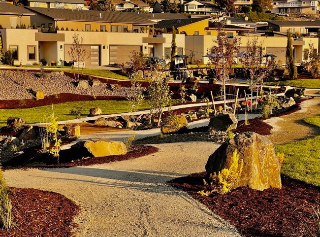 Building Photo - Brand New Luxury Home in Gated Community - Furnished Option Available