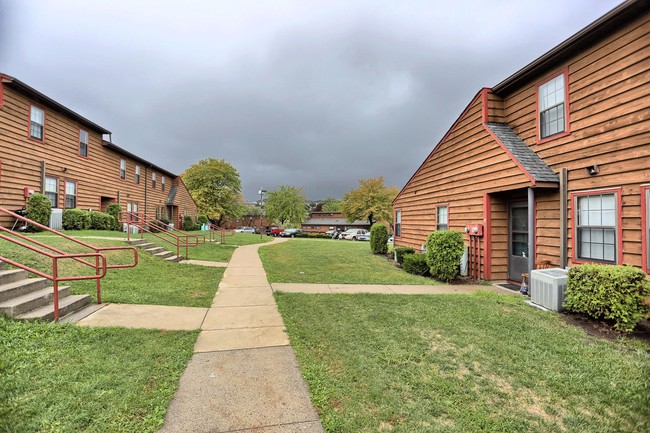 Primary Photo - Cherry Grove Apts.