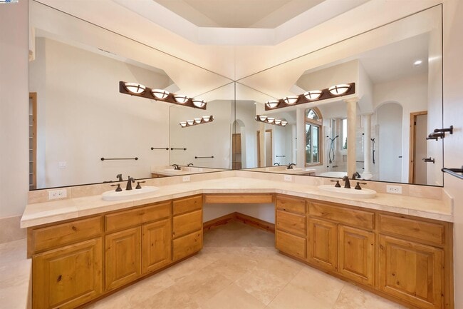 Building Photo - 12859 Austin Forest Cir