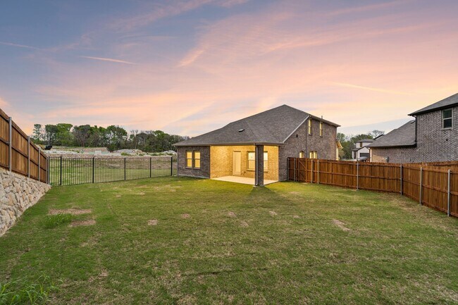 Building Photo - 702 Dotty Dr