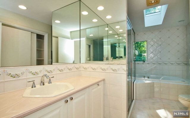 Building Photo - 8 Deborah Ct