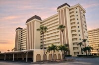 Building Photo - 4550 Cove Cir