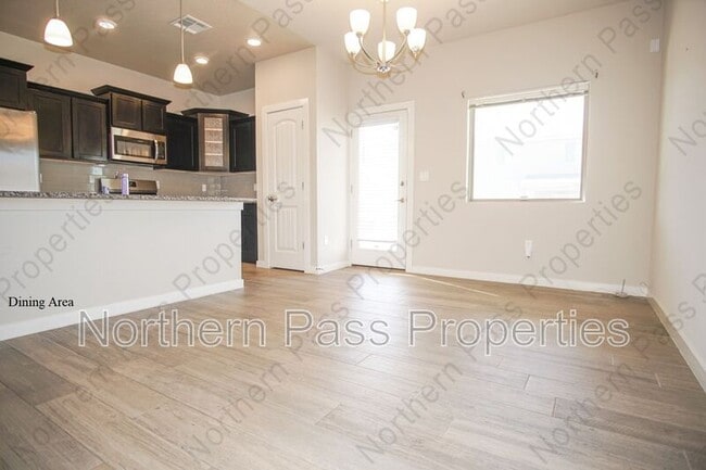 Building Photo - 10161 Red Vly