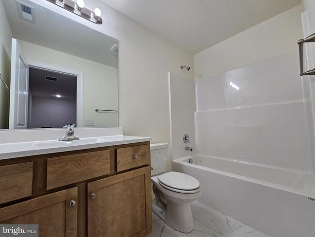 Building Photo - 6 Valhalla Ct