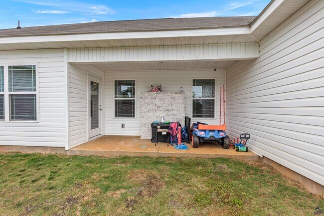 Building Photo - 241 Overton Dr