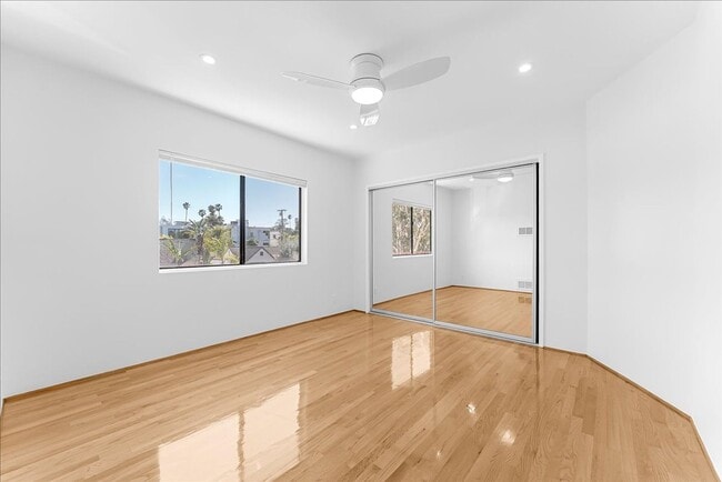 Building Photo - 1739 Washington Way