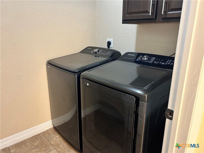 Building Photo - 1621 Rusty Spur Dr